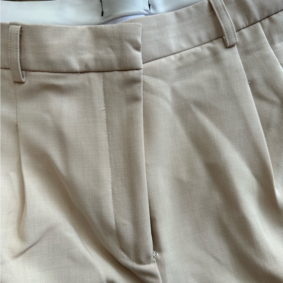 Pleated Straight Cropped Pant - Picture 4 of 7